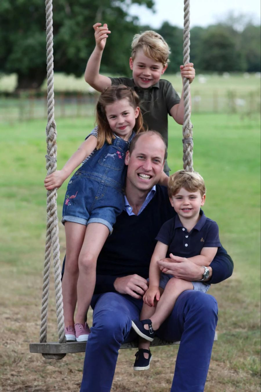 Ein Bild aus früheren Zeiten: Prinz William zusammen mit seinen Kindern Prinz George, Prinzessin Charlotte und Prinz Louis.