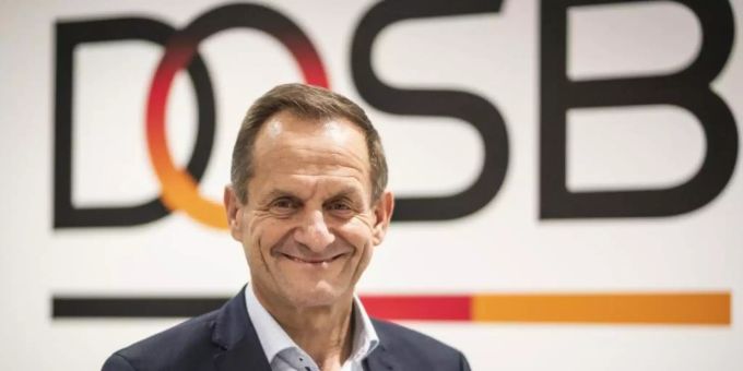 Alfons Hörmann ist über die Hilfe für die Proficlubs erfreut. Foto: Frank Rumpenhorst/dpa