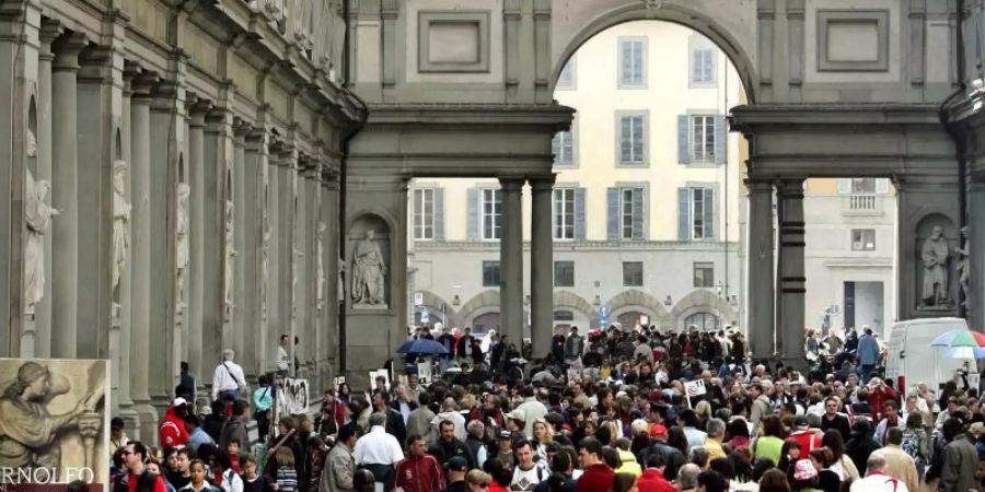 Ein Bild aus alten Zeiten (2006): Florenz fehlen die Touristen und Museumsbesucher. Foto: epa ansa Marco Bucco/epa ansa/dpa