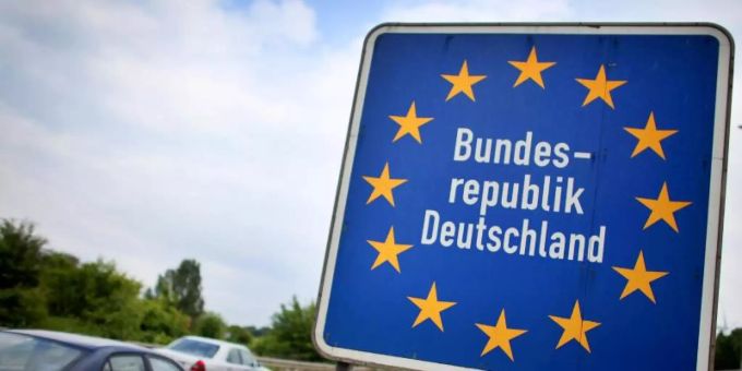 Die derzeitigen Regelungen gelten vorerst weiter, müssen jedoch bis spätestens Ende 2021 geändert werden. Foto: Oliver Berg/dpa Verfassungsgesetz