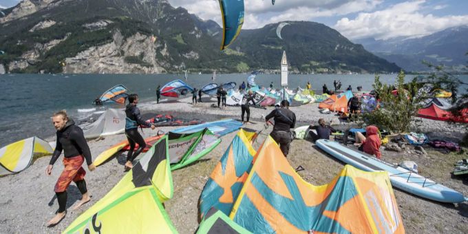 Polizei greift ein - Pfingstsonntag lockt viele Ausflügler an die Sonne