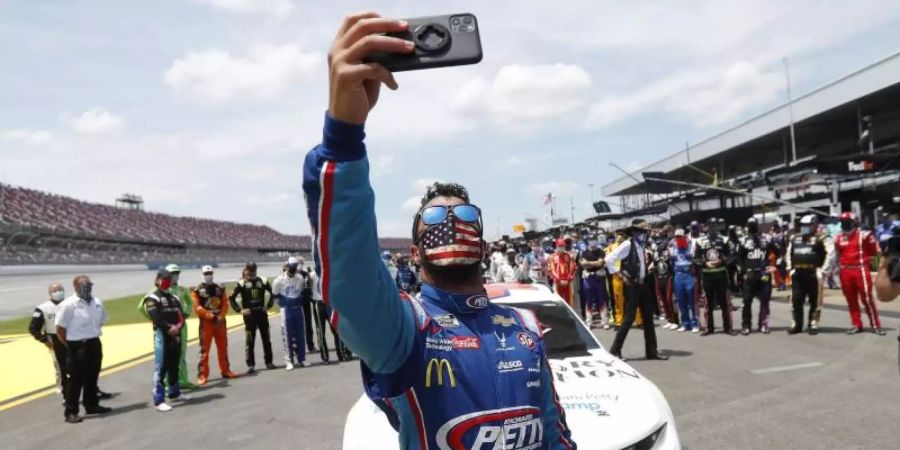 Sorgt wegen der Galgenstrick-Affäre immer noch für Diskussion: Nascar-Fahrer Bubba Wallace. Foto: John Bazemore/AP/dpa