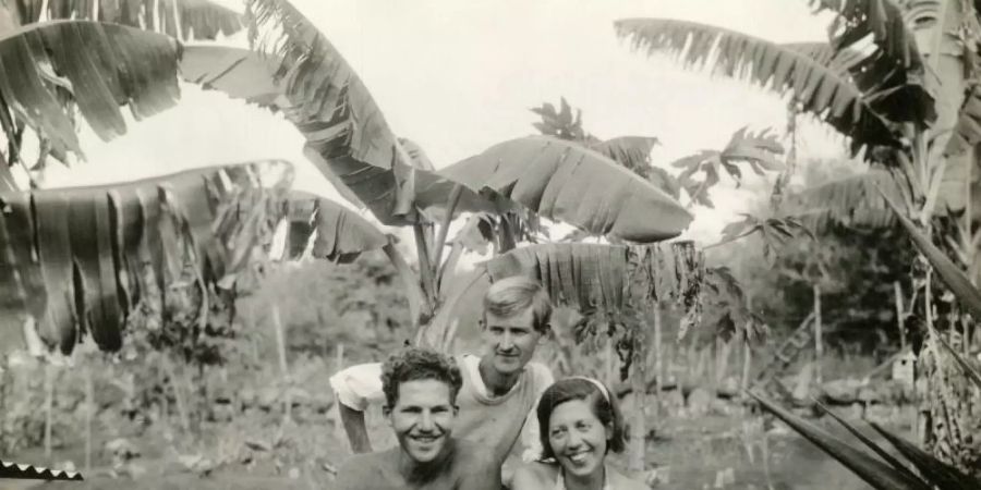 Die Baronin Wagner und ihre Liebhaber bildeten eine der drei Parteien, die auf der Galapagosinsel Floreana in Konflikt gerieten. Foto: Jügen Stumpfhaus/ZDF/dpa