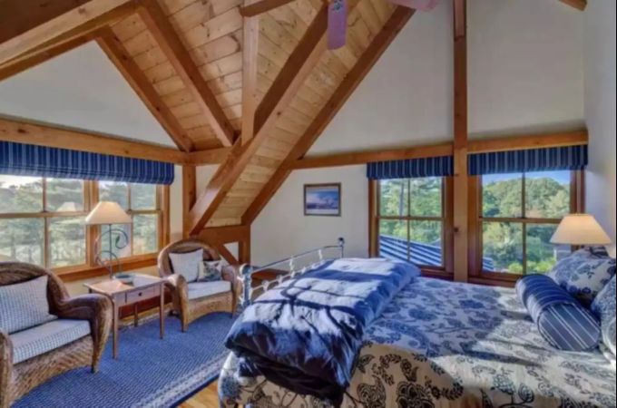 Das 1-Million-Dollar-Anwesen verfügt über vier Schlafzimmer. esta