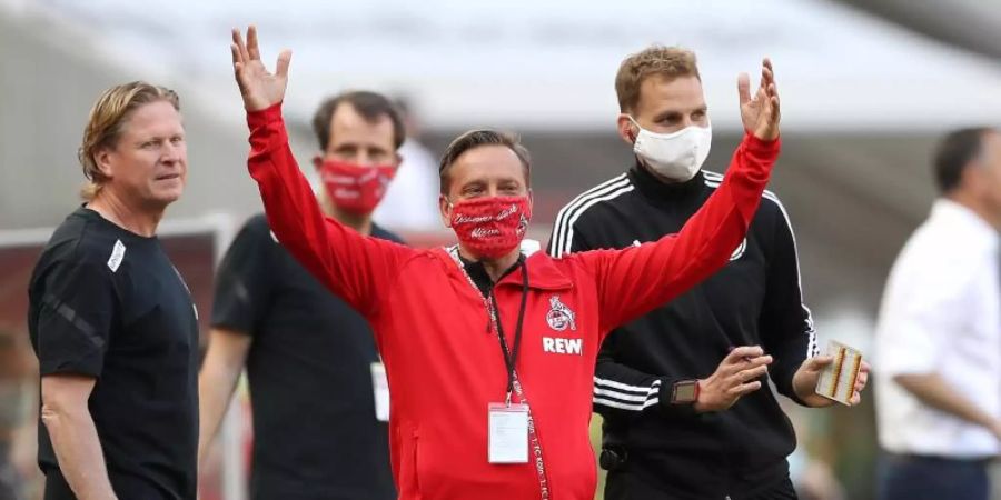 Muss am letzten Spieltag mit Köln in Bremen ran: FC-Sportchef Horst Heldt. Foto: Lars Baron/Getty/Pool/dpa