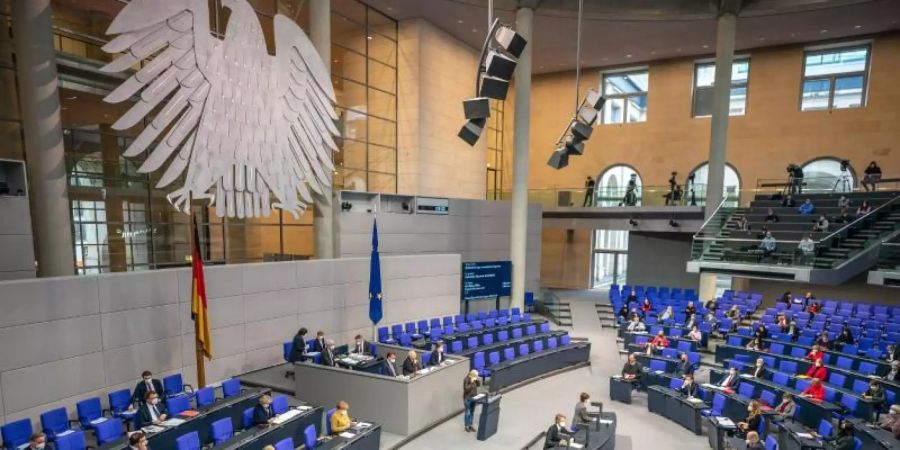 Für Bundestagsabgeordnete gibt es bei Nebeneinkünften in Zukunft deutlich strengere Meldepflichten. Foto: Michael Kappeler/dpa
