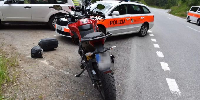 Am Motorrad entstand leichter Sachschaden. Unfall