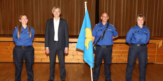 Stadtpolizei Schlieren/Urdorf vereidigt und befördert Polizeikräfte. Stadtpolizei
