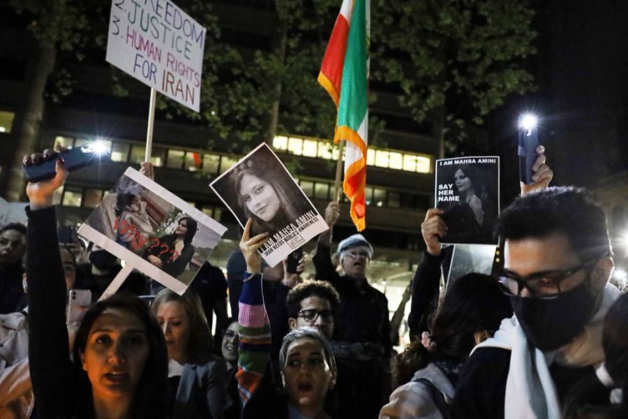 Auch in anderen Teilen der Welt solidarisiert man sich mit den Frauen im Iran. Hier etwa in Australien.