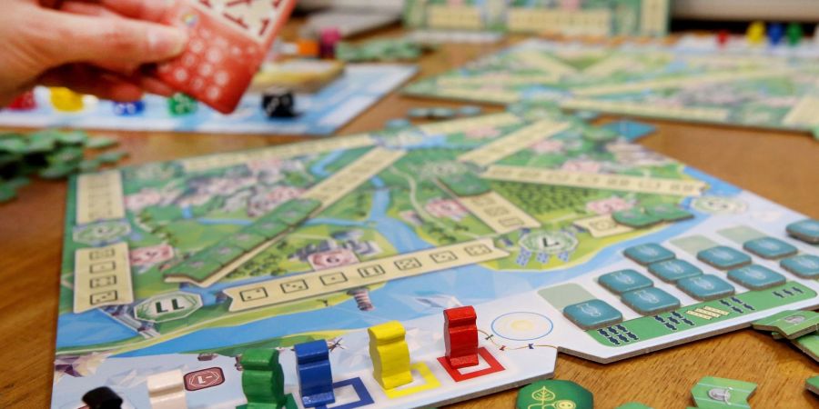 Auf der Messe können Fans Neuheiten ausprobieren, wie zum Beispiel das Spiel
«Powerline» vom Green Planet Verlag.