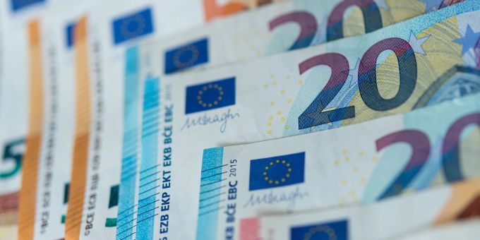 Nach deutlichen Zuwächsen in den vergangenen Jahren ist nun mit einem Rückgang des globalen Geldvermögens zu rechnen. Nach deutlichen Zuwächsen in den vergangenen Jahren ist nun mit einem Rückgang des globalen Geldvermögens zu rechnen.