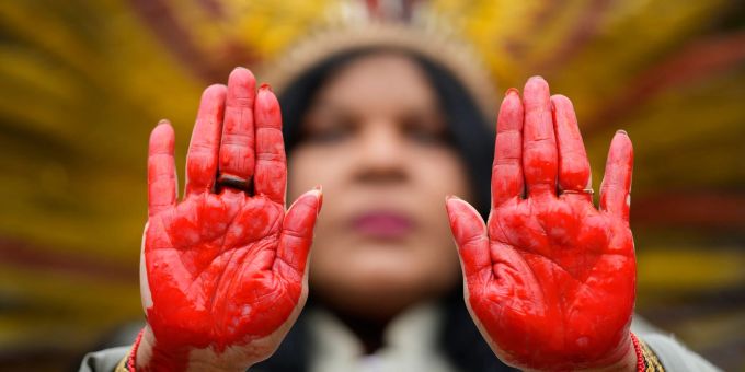 Im brasilianischen Sao Paulo protestiert die ethnische Gruppe der Guajajara für den Schutz ihrer Reservate. Im brasilianischen Sao Paulo protestiert die ethnische Gruppe der Guajajara für den Schutz ihrer Reservate.
