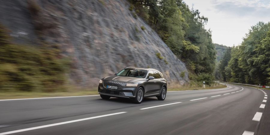 Schneller als mancher Konkurrent: Der elektrische Genesis GV70 wird erst ab Tempo 235 km/h limitiert.