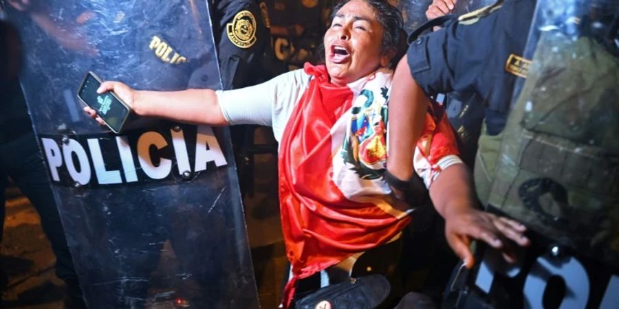 Polizeieinsatz bei Demonstration in Lima