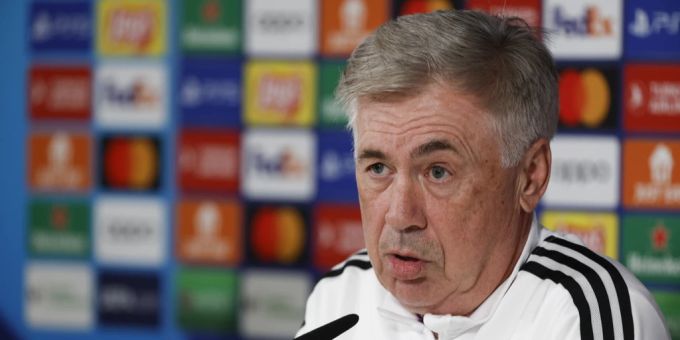 Carlo Ancelotti bei einer Pressekonferenz Carlo Ancelotti bei einer Pressekonferenz