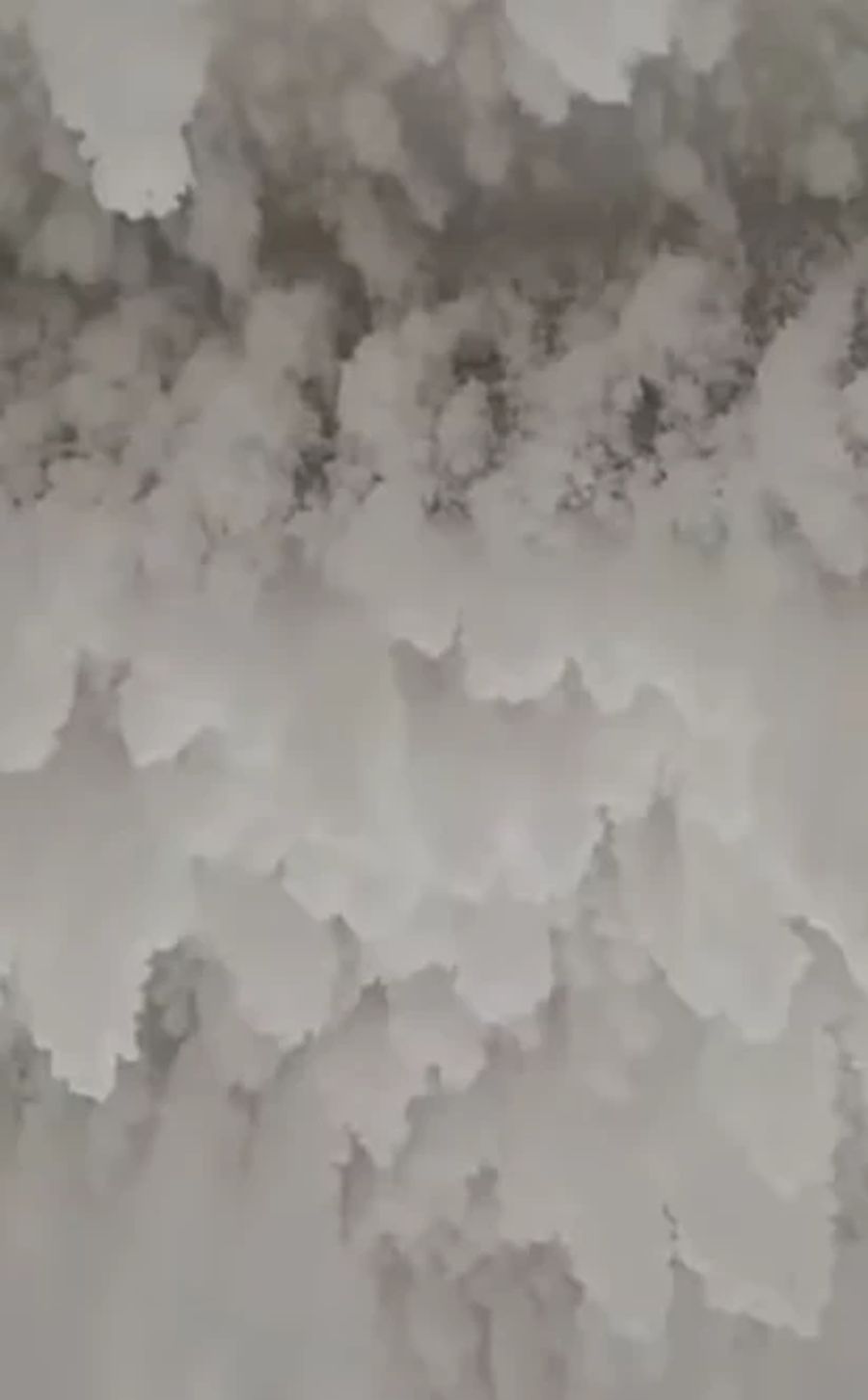 Die «Schneehöhle» im Eingangsbereich des Gebäudes.