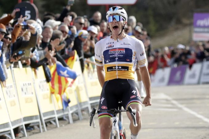 Remco Evenepoel lässt Primoz Roglic auf den letzten Metern stehen. Evenepoel