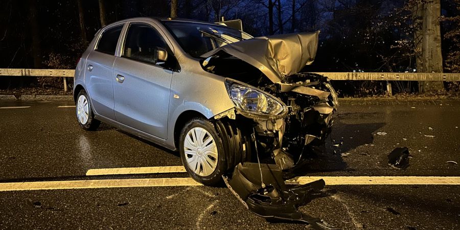 Kollision zwischen drei Personenwagen