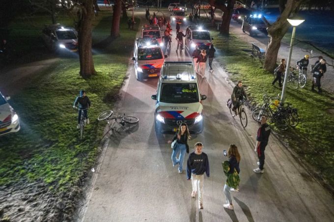 Die neue Kampagne zielt auf lästige Touristen ab, die in die nach Amsterdam kommen wollen, um sich zu amüsieren. Amsterdam