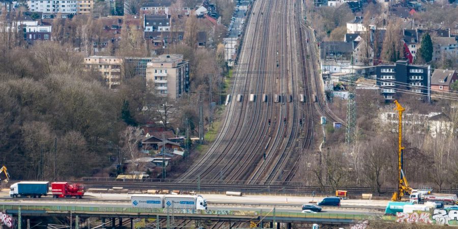 Die Bauarbeiten rund um Duisburg und Essen haben zu Ostern die grössten Auswirkungen.