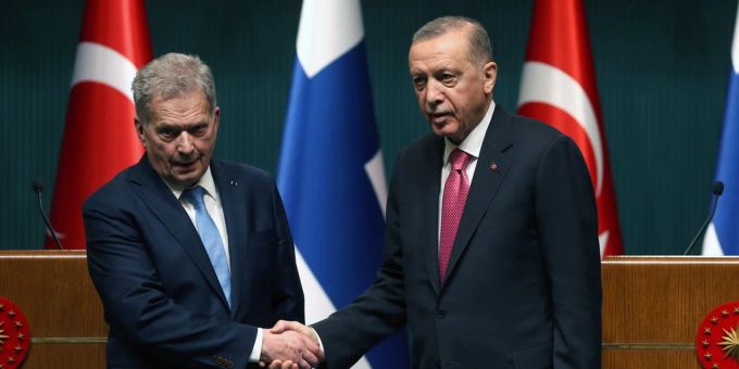 Als letztes Land - Türkei-Parlament stimmt für Nato-Beitritt Finnlands