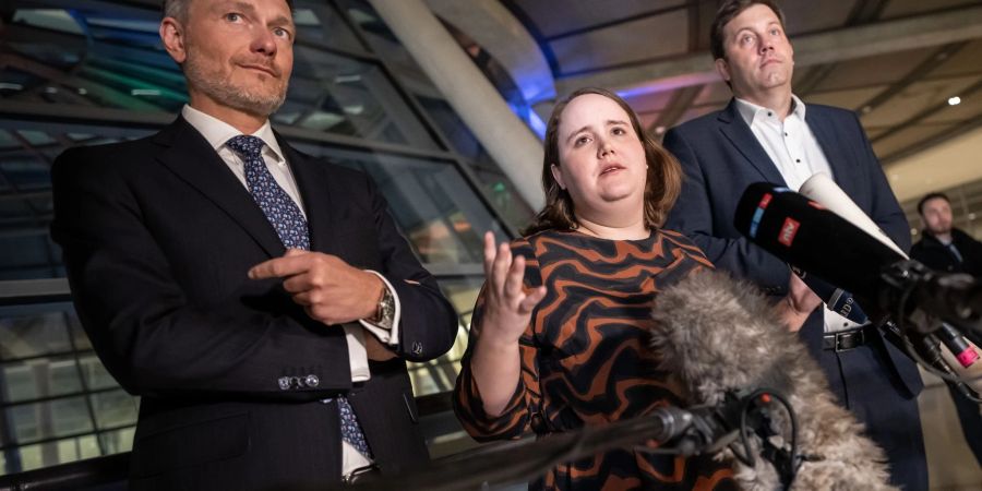 Die Parteichefs der Koalitionsparteien: Lars Klingbeil (SPD) Ricarda Lang (Grüne) und Christian Lindner (FDP, v.l.n.r.).