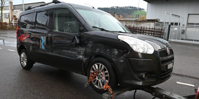 A1 bei St. Gallen - Autofahrer (26) schläft ein und verunfallt