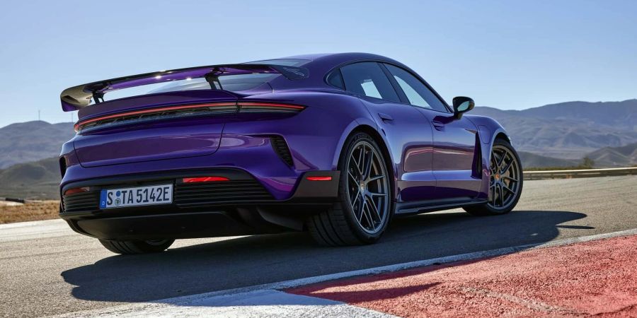 2024 Porsche Taycan Turbo GT, feststehnder Heckspoiler