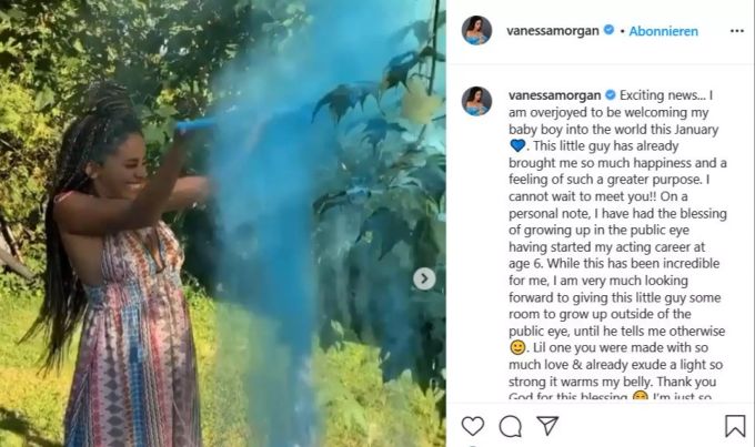Es ist ein Junge! Mit diesem Instagram-Post verkündete die kanadische Schauspielerin ihre Schwangerschaft. vanessa morgan