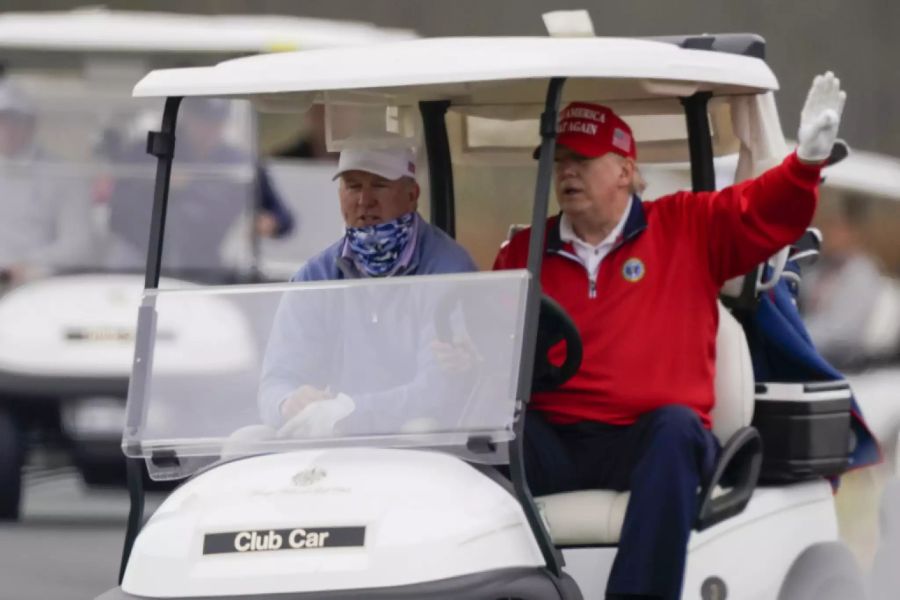 Trump beim Golfen.