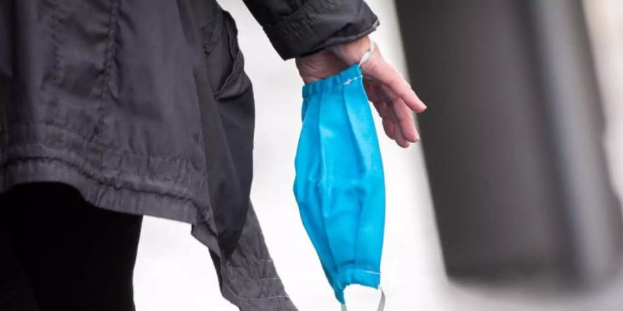 Eine Studie aus Haifa ergab: Die Viruslast war bei Geimpften wesentlich geringer als bei Ungeimpften. Teilnehmer der Studie hatten die eine Impfdosis mit dem Biontech/Pfizer-Präparat erhalten. Foto: Mohssen Assanimoghaddam/dpa
