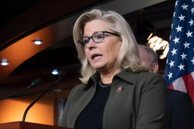 Die republikanische Abgeordnete Liz Cheney hat für das Impeachment von Donald Trump gestimmt. Donald Trump