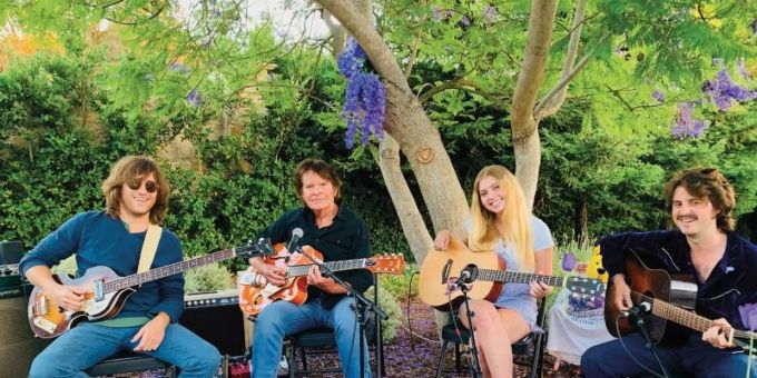 Mit Musik wird vieles besser: John Fogerty und seine Kids. Foto: Julie Fogerty/Promoteam Schmitt & Rauch/dpa Mit Musik wird vieles besser: John Fogerty und seine Kids. Foto: Julie Fogerty/Promoteam Schmitt & Rauch/dpa