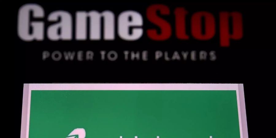 Logos von Gamestop und Robinhood