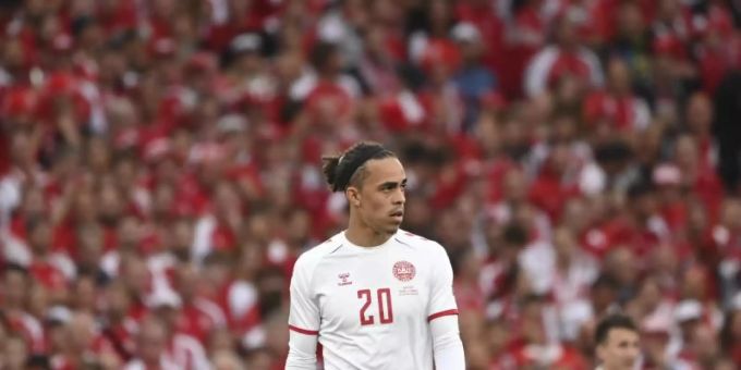 Dänemarks Yussuf Poulsen während des EM-Spiels gegen Russland. Foto: Jonathan Nackstrand/Pool AFP/AP/dpa Dänemarks Yussuf Poulsen während des EM-Spiels gegen Russland. Foto: Jonathan Nackstrand/Pool AFP/AP/dpa