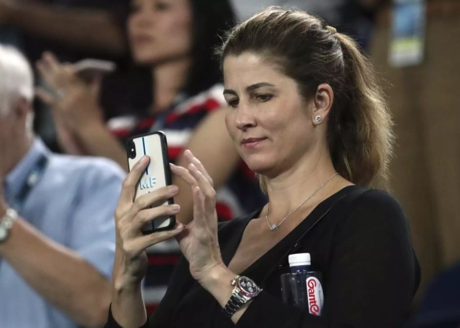 Mirka feierte mit Roger Federer mit.