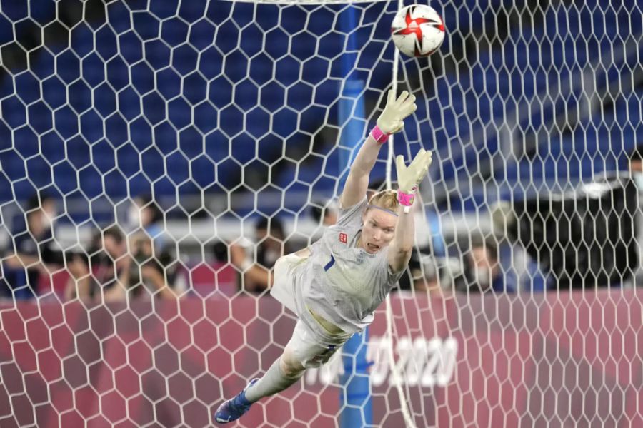 Hedvig Lindahl hält im Fussball-Final der Frauen bei Olympia 2021 zwei Penaltys.