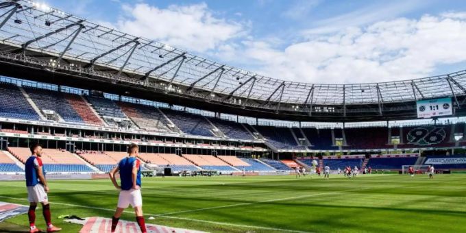 Die Zeit der Geisterspiele in deutschen Fussball-Stadien ist vorbei. Foto: Hauke-Christian Dittrich/dpa