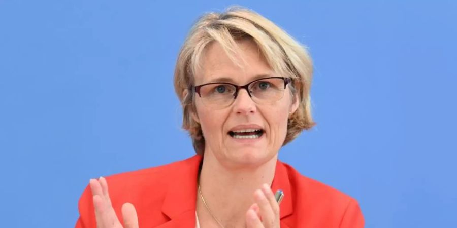 «Mit dem CO2-Preis haben wir ein wirkungsvolles Instrument geschaffen», sagt CDU-Forschungsministerin Anja Karliczek. Foto: Soeren Stache/dpa-Zentralbild/dpa
