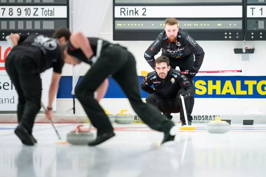 Die beiden Skips Yannick Schwaller (Curling Club Bern-Zähringer) und Peter de Cruz (Curling Club Trois-Chêne Genève).