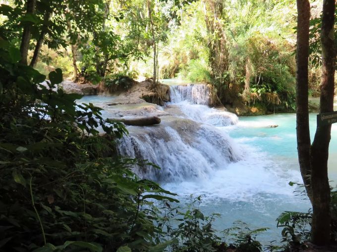 In Laos gibt es zahlreiche Wasserfälle. Wasserfall