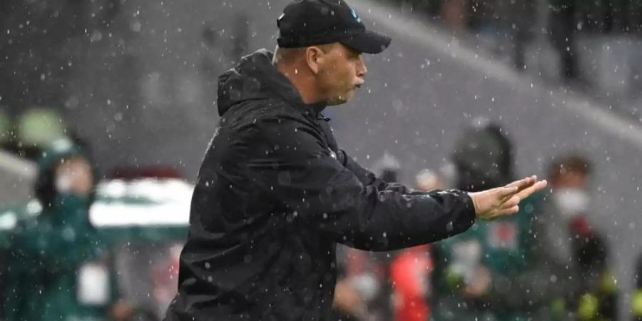Hertha-Coach Pal Dardai hat mit seinem Team noch keinen Punkt in der laufenden Saison geholt. Foto: Sven Hoppe/dpa
