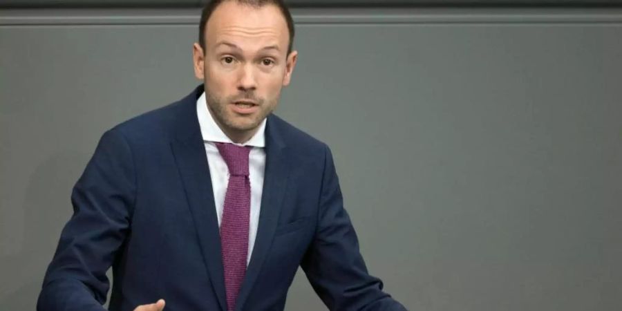 Nikolas Löbel (früher CDU) hatte sein Bundestagsmandat im Zuge der Maskenaffäre niedergelegt. Foto: Jörg Carstensen/dpa/Archivbild