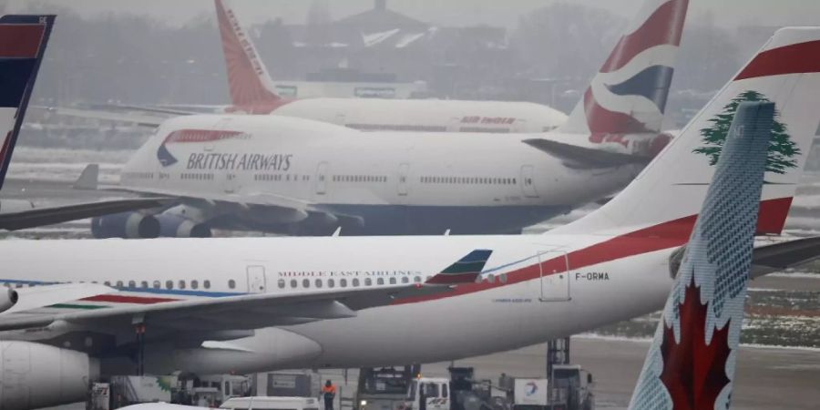 Die IATA warnt mit einer neuen Kampagne vor gefährlichem Verhalten. (Symbolbild)
