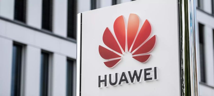 Grund: Huawei würde seine Marktmacht ausnutzen, um das Verhalten seiner User zu überwachen.