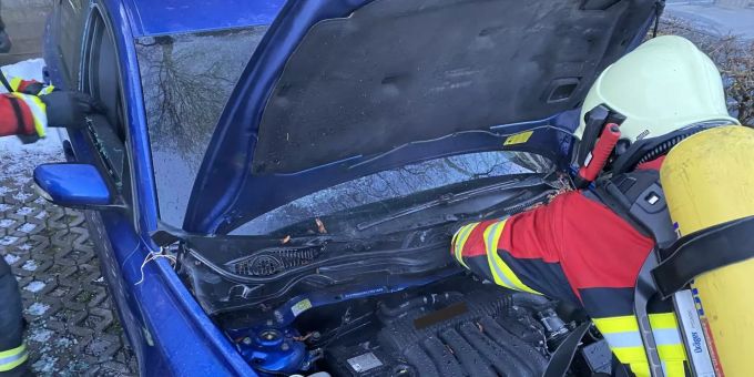 Personen wurden keine verletzt, am Personenwagen entstand Totalschaden. Unfall