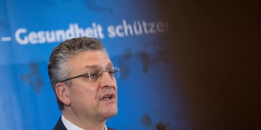 Befürchtet, dass sich durch die Feiertage das Infektionsgeschehen noch weiter anspannen könnte: RKI-Präsident Lothar Wieler. Foto: Stefanie Loos/AFP POOL/dpa