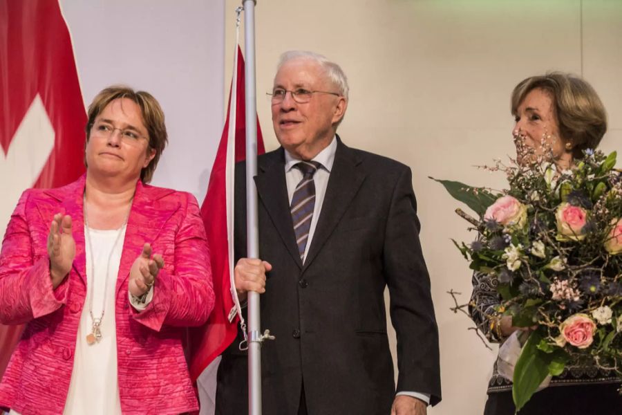 Christoph Blocher mit seiner Tochter Magdalena Martullo-Blocher (l.) und Ehefrau Silvia an der Delegiertenversammlung 2018 in Klosters.