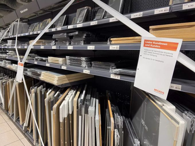 Bilderrahmen sind tabu. Ein Foto aus der Do It + Garden-Filiale der Migros in Berns Zentrum. coronavirus