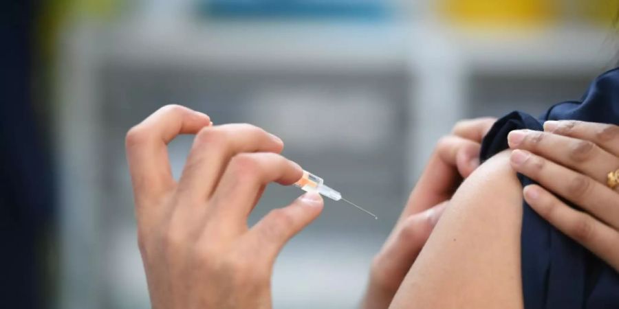 Eine Impfung mit dem AstraZeneca-Vakzin